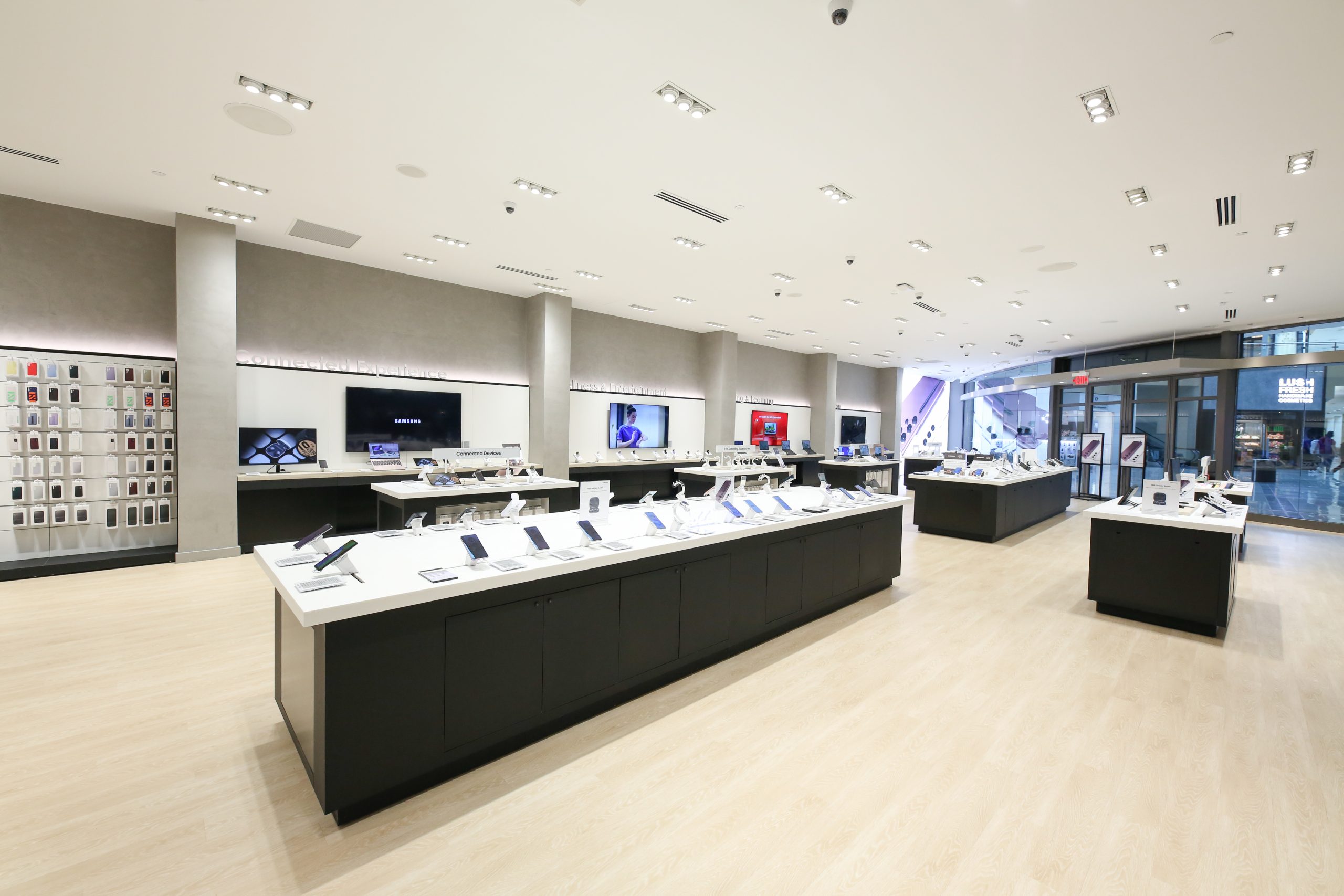Samsung Experience Store Opens in Frisco, TX