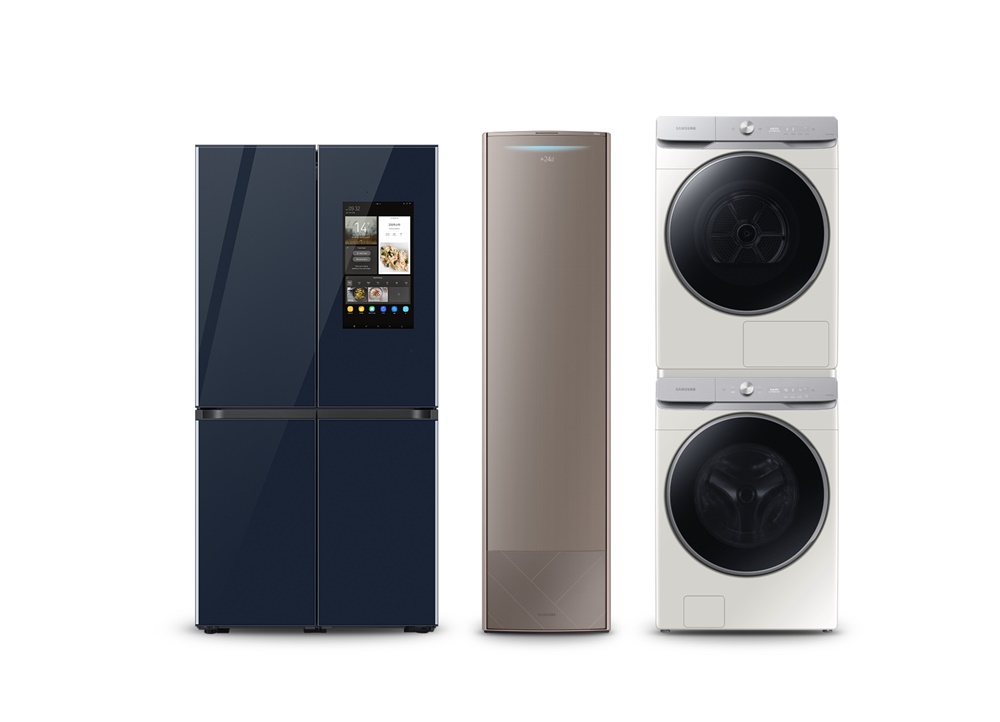 ▲ (왼쪽부터) ‘비스포크 패밀리허브’ 냉장고, 무풍 에어컨 갤러리, ‘그랑데 AI’ 세탁·건조기 제품사진