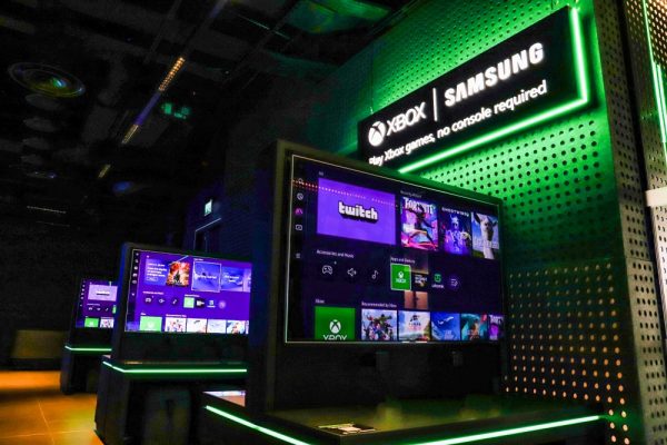 Samsung monitors at Xbox-Samsung free-to-play Gaming Zone