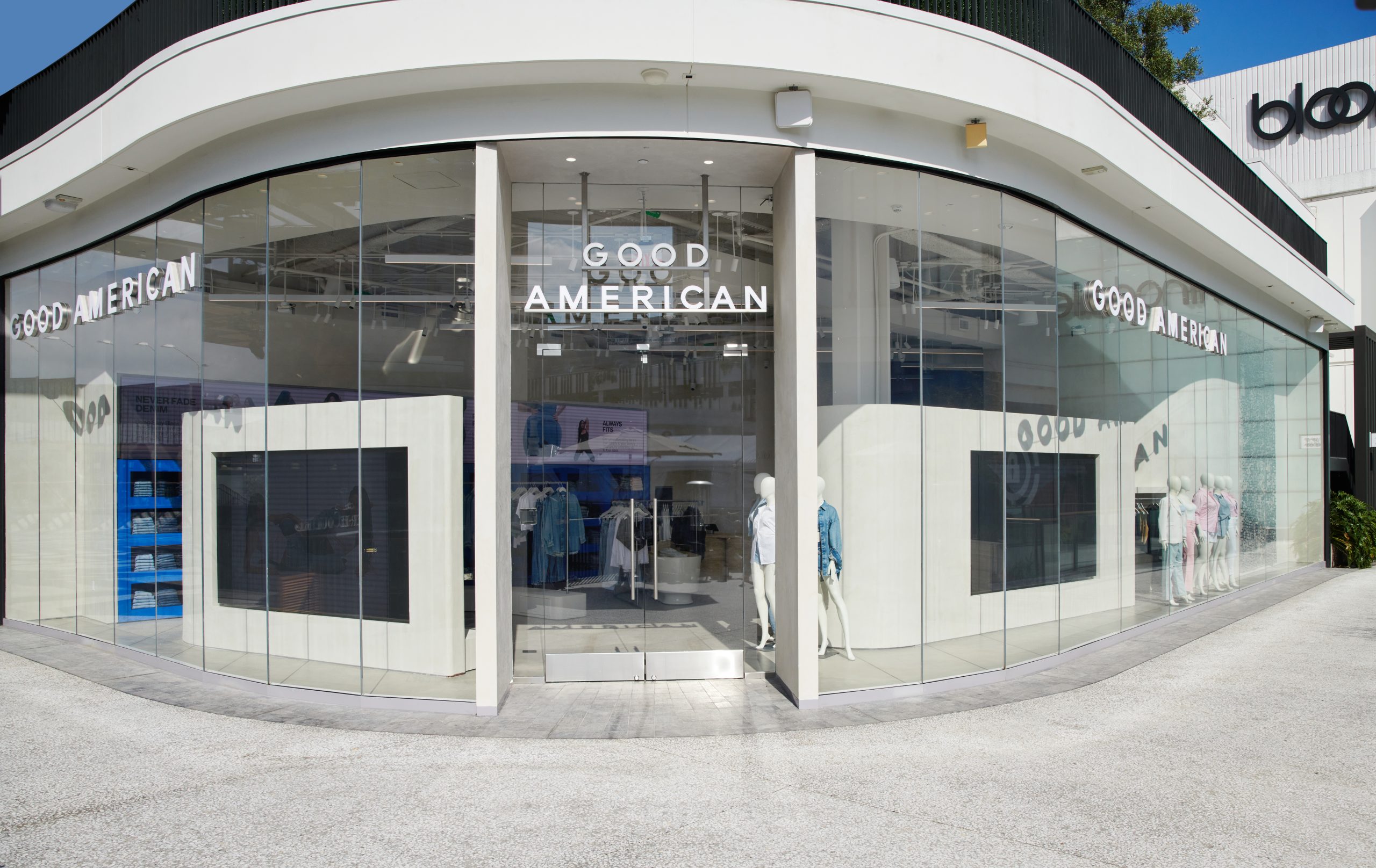 good-american-samsung-store-front