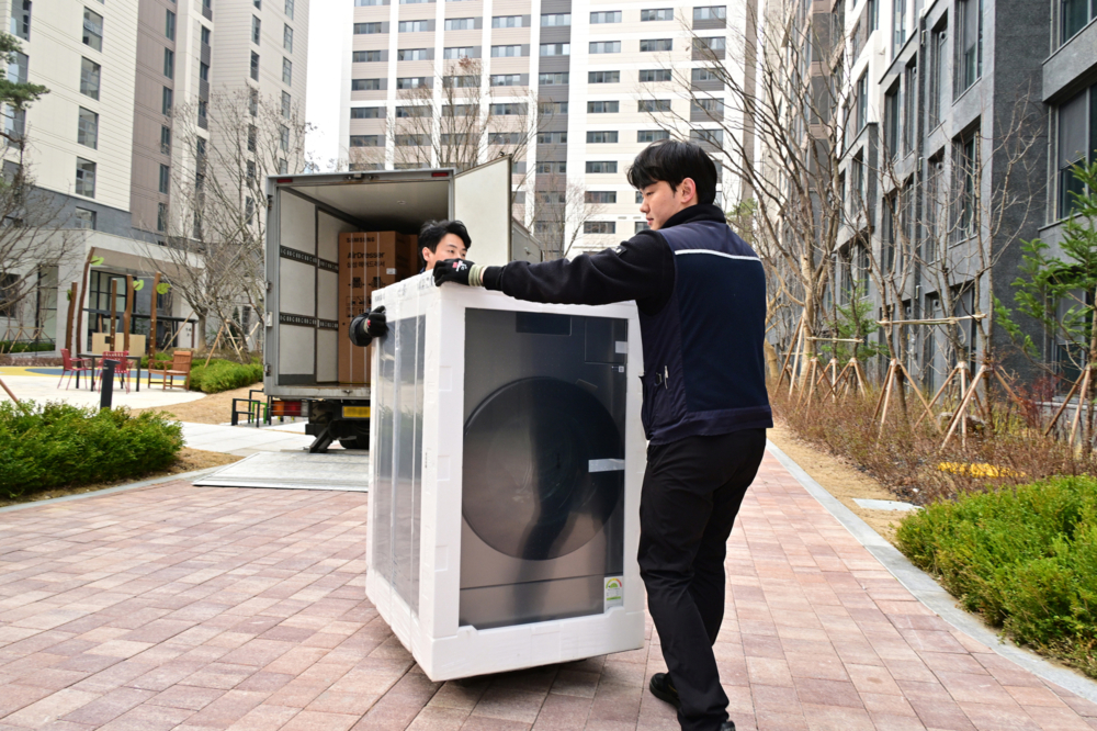 세탁·건조기 '비스포크 AI 콤보'가 지난 4일부터 국내 소비자에게 순조롭게 배송되고 있다.