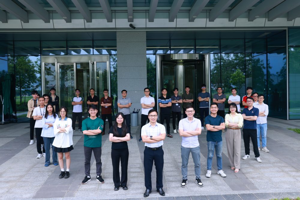삼성전자 베트남 연구소(SRV) 연구원들의 단체사진