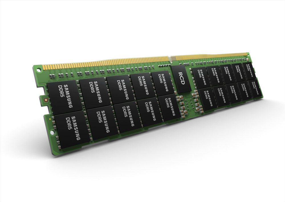 측면으로 보이는 삼성전자 512GB DDR5