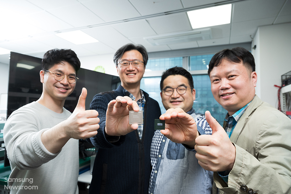 (왼쪽부터) 8K TV 속 IC 개발에 참여한 삼성전자 김상덕, 성한수, 임정현, 송용주 씨